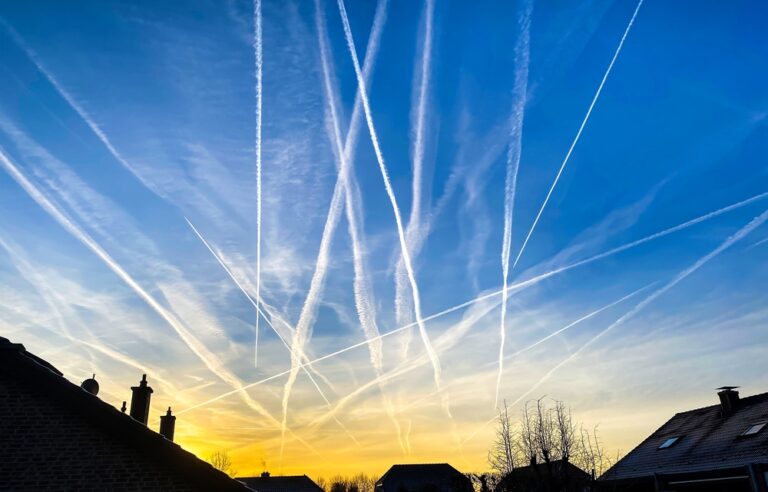 8 Intrigerende weetjes over chemtrails, beroemde complottheorie